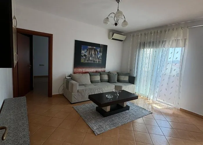 Central Apartment Lägenhet